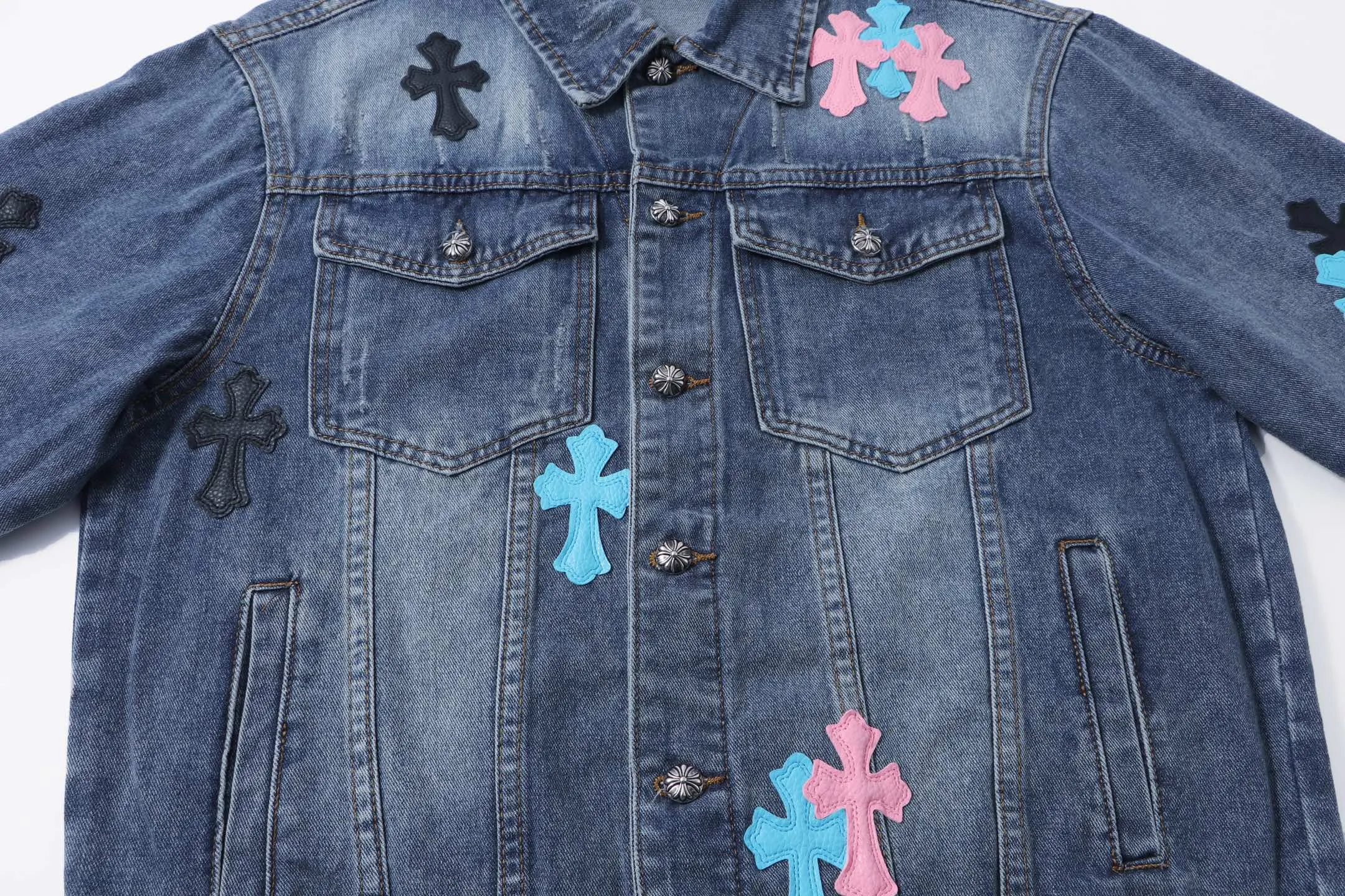 P310 Chrome Hearts Chrome Hearts leather cross-piece embroidered shirt denim jacket Color: black blue black Size: M L XL XXL XXXL